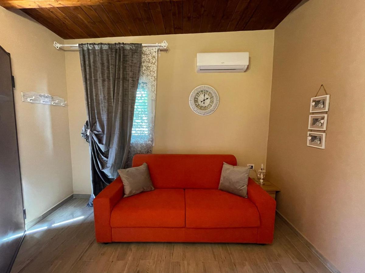 B&B Le Carrube Sava Bagian luar foto